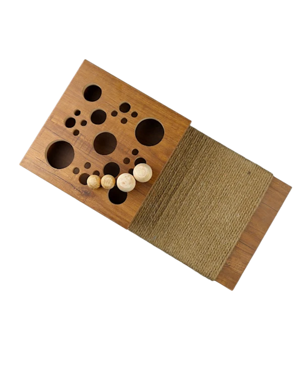 Petmoda Scratch and Play Board Cat Balls Hunt Box Scratcher 40*20*9 cm
