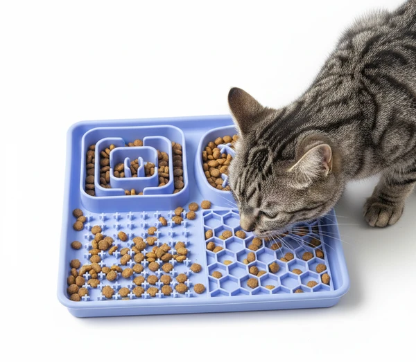 Silicone Slow Feeder Mat with Suction Cups for Cats & Dogs 20×20×1.5 cm