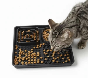 Silicone Slow Feeder Mat with Suction Cups for Cats & Dogs 20×20×1.5 cm