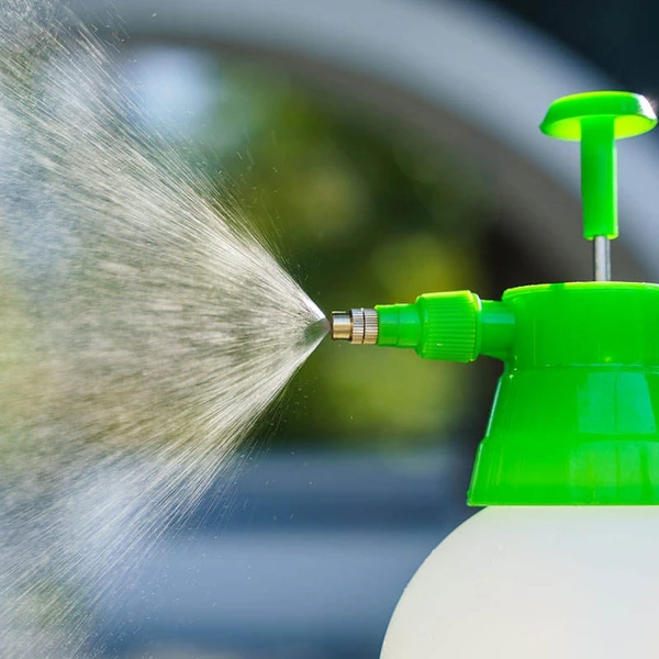 2L Pressure Sprayer for Pets & Garden – Flea & Tick Treatment, Disinfection & Plant Care