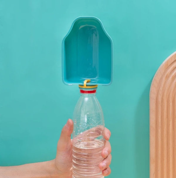 Portable Outdoor Pet Water Cup with Plug Design Easy fit All Kinds of Water Bottle Mouth for Dogs & Cats 