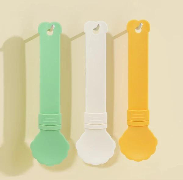 Plastic Lightweight Portable Cat Treat Squeeze Spoon for Liquid Snack & Wet Food