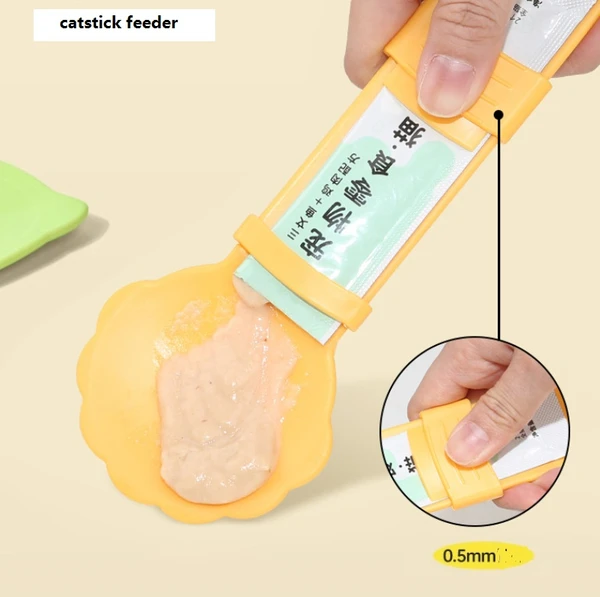 Plastic Lightweight Portable Cat Treat Squeeze Spoon for Liquid Snack & Wet Food