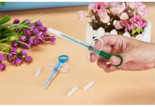 Pet Feeding Kit with Double Interchangeable Soft Silicone Heads Suitable for Feeding Pills, Capsules and Liquid Medicine for Dogs & Cats